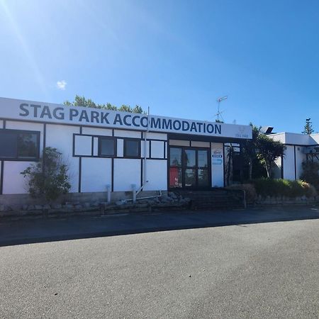 Stag Park Accommodation Taupo Bagian luar foto